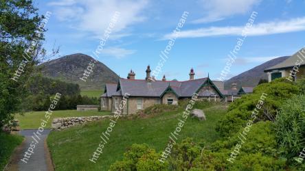 Property, Highland, House, Cottage, Home, Building, Rural area, Fell, Roof, Mountain 