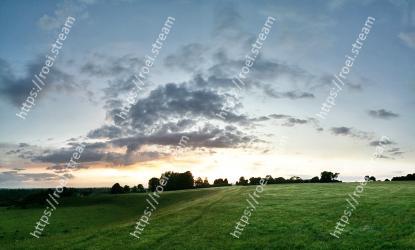 Sky, Cloud, Natural landscape, Nature, Grassland, Pasture, Green, Daytime, Atmospheric phenomenon, Horizon 