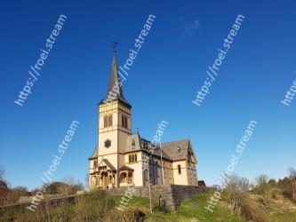 Sky, Landmark, Church, Steeple, Spire, Architecture, Place of worship, Building, Chapel, Medieval architecture 