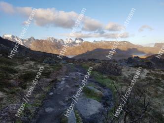 Mountainous landforms, Mountain, Highland, Sky, Mountain range, Wilderness, Ridge, Hill, Fell, Natural landscape 