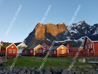 Mountain, Home, House, Sky, Mountainous landforms, Natural landscape, Property, Mountain village, Roof, Mountain range 