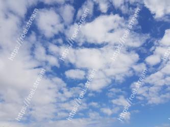 Sky, Cloud, Blue, Daytime, Cumulus, Atmosphere, Meteorological phenomenon, Azure, Calm, Electric blue 