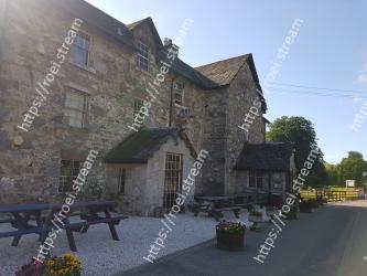 Property, House, Building, Cottage, Town, Sky, Home, Architecture, Village, Roof The Drovers Inn