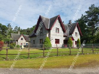 Property, Home, House, Farmhouse, Cottage, Rural area, Farm, Land lot, Roof, Building 