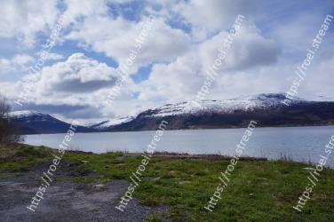 Highland, Body of water, Mountainous landforms, Mountain, Nature, Lake, Sky, Wilderness, Loch, Tarn 