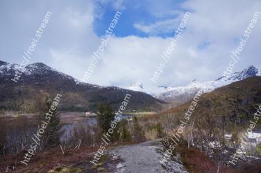 Highland, Mountainous landforms, Mountain, Sky, Wilderness, Mountain range, Fell, Cloud, Loch, Natural environment 