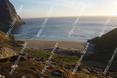 Body of water, Coast, Sea, Headland, Sky, Coastal and oceanic landforms, Ocean, Shore, Cliff, Beach 