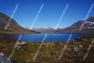 Mountainous landforms, Mountain, Body of water, Highland, Tarn, Nature, Wilderness, Lake, Mountain range, Sky 