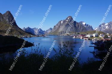Mountain, Mountainous landforms, Nature, Natural landscape, Mountain range, Sky, Lake, Reflection, Fjord, Wilderness Reine
