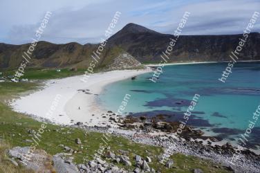 Body of water, Coast, Sea, Beach, Coastal and oceanic landforms, Headland, Shore, Promontory, Bay, Ocean 