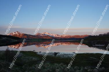 Body of water, Nature, Reflection, Highland, Sky, Lake, Wilderness, Natural landscape, Loch, Tarn 