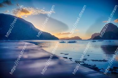 Sky, Body of water, Nature, Natural landscape, Blue, Sea, Water, Ocean, Cloud, Coast 