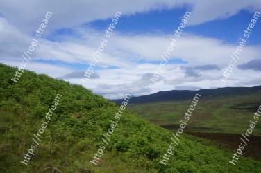 Highland, Mountainous landforms, Grassland, Hill, Green, Sky, Nature, Vegetation, Natural landscape, Mountain 