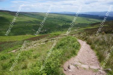 Highland, Mountainous landforms, Grassland, Hill, Dirt road, Mountain, Natural landscape, Fell, Trail, Road 