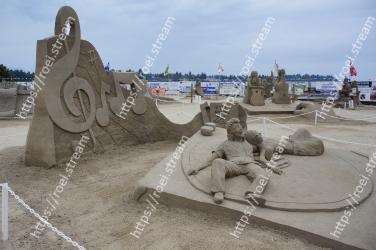 Sand, Sculpture, Building sand castles, Art, Recreation, Beach, Carving, Vacation, Nonbuilding structure 