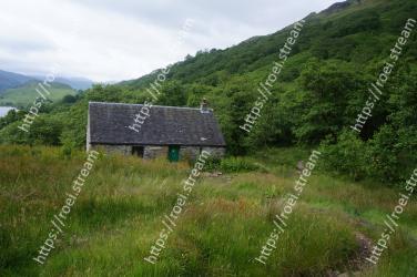 Highland, Natural landscape, Mountainous landforms, Hill, Mountain, Grassland, Rural area, Fell, Wilderness, Hut 