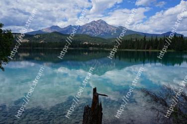 Reflection, Body of water, Nature, Lake, Sky, Natural landscape, Water, Mountain, Wilderness, Mountain range 