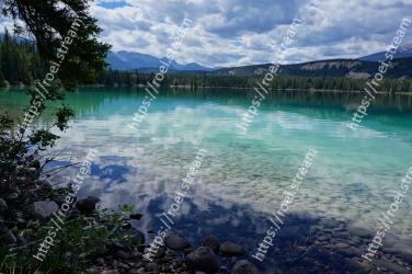 Body of water, Natural landscape, Nature, Lake, Water resources, Water, Sky, Reflection, Wilderness, Mountain 