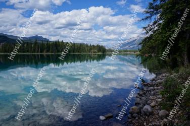 Body of water, Nature, Reflection, Natural landscape, Water resources, Lake, Water, Sky, Wilderness, Tarn 