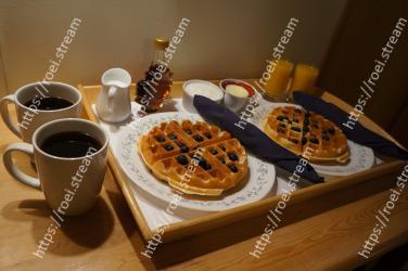 Dish, Food, Waffle, Breakfast, Belgian waffle, Meal, Cuisine, Ingredient, Dessert, Brunch 