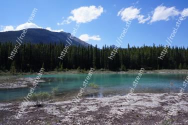 Body of water, Wilderness, Nature, Natural landscape, Mountain, Mountainous landforms, Lake, Natural environment, Water resources, Sky 