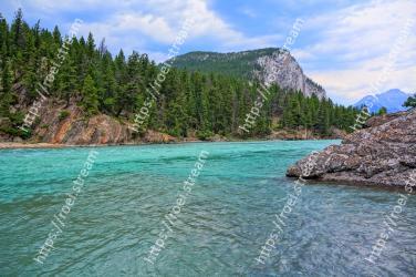Body of water, Natural landscape, Nature, Water, Water resources, Coast, Wilderness, Sea, Coastal and oceanic landforms, Bay 