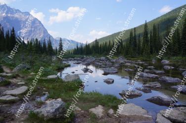Body of water, Nature, Wilderness, Mountainous landforms, Mountain, Natural landscape, Natural environment, Reflection, Water, Nature reserve 
