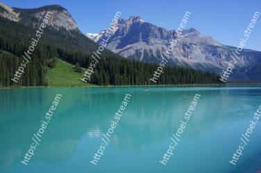 Body of water, Mountain, Mountainous landforms, Nature, Lake, Natural landscape, Glacial lake, Tarn, Reflection, Mountain range Emerald Lake
