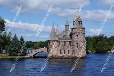 Landmark, Waterway, Water castle, River, Sky, Architecture, Building, Ch�teau, Castle, Moat Boldt Castle