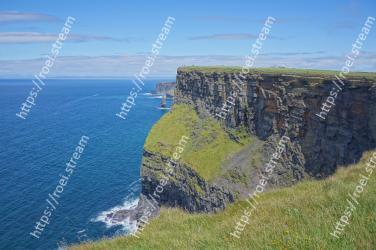 Cliff, Klippe, Headland, Coast, Promontory, Coastal and oceanic landforms, Escarpment, Sea, Terrain, Cape 