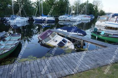 Water transportation, Boat, Vehicle, Marina, Dock, Waterway, Water, Harbor, Boating, Watercraft 