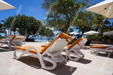 Outdoor furniture, Sunlounger, Furniture, Resort, Vacation, Leisure, Chaise longue, Table, Tree, Swimming pool 