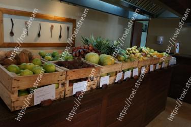Natural foods, Whole food, Local food, Fruit, Vegan nutrition, Food, Vegetable, Plant, Produce, Vegetarian food 