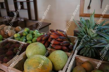 Natural foods, Local food, Fruit, Plant, Food, Whole food, Vegetable, Vegetarian food, Produce, Vegan nutrition 