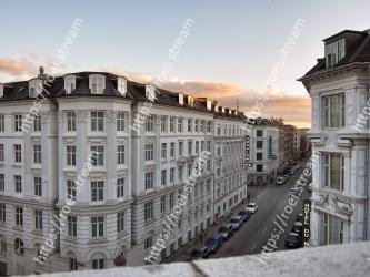 Landmark, Architecture, Building, Town, City, Sky, Urban area, Human settlement, Facade, Palace 