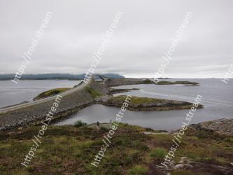 Water, Highland, Loch, Water resources, Sky, Reservoir, Raised beach, Coast, Sea, Bank 