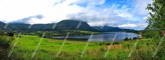 Highland, Natural landscape, Body of water, Nature, Lake, Water resources, Loch, Hill, Mountainous landforms, Wilderness 